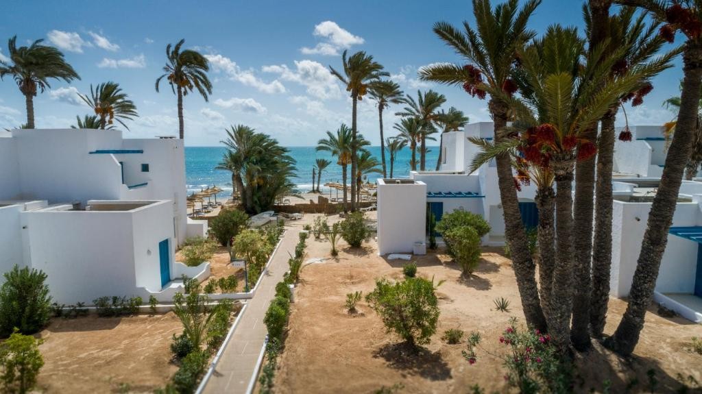 HARI CLUB BEACH RESORT