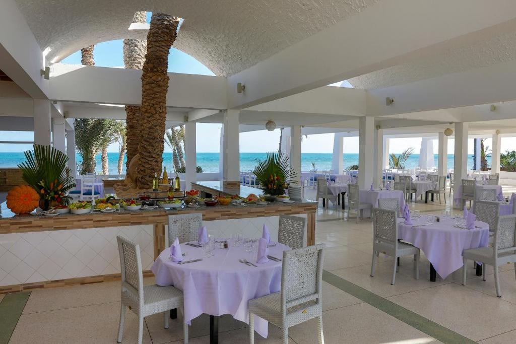 HARI CLUB BEACH RESORT
