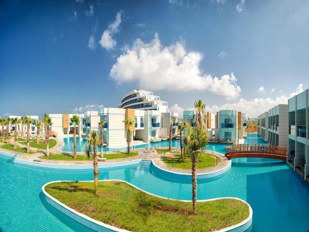 AQUASIS DELUXE RESORT & SPA